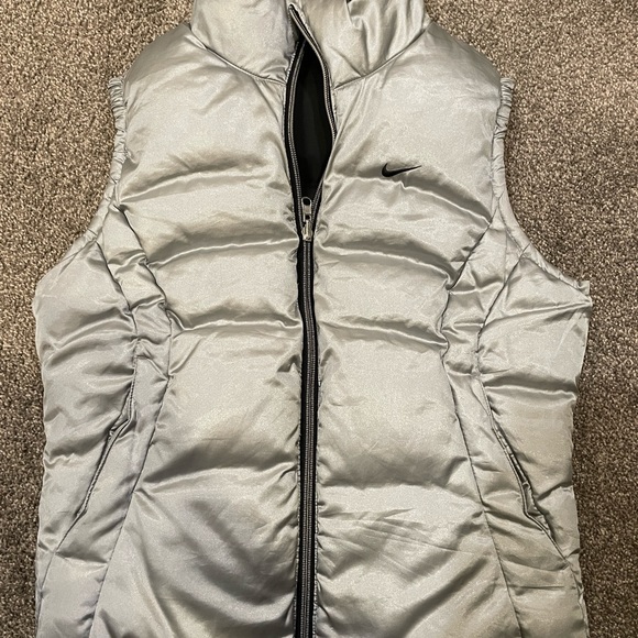 Nike Reversible Puffer Vest - Picture 4 of 5